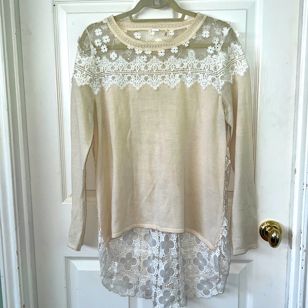 Ellie Tahari wool & lace cream colored sweater.  Size medium.